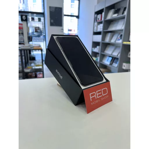 iPhone 11 Pro Max 64 GB Ezüst Kártyafüggetlen használt 6 hónap garanciával