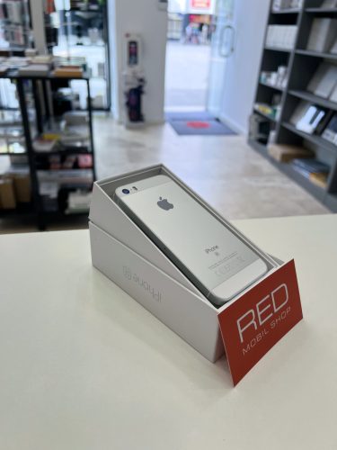 iPhone SE Ezüst 32GB  Kártyafüggetlen használt 3 hónap garanciával