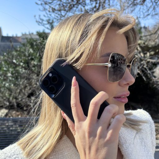 Skech Hard Rubber MagSafe fekete ütésálló iPhone 15 Pro tok, hátlap