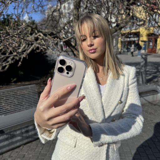 Skech Crystal víztiszta átlátszó ütésálló iPhone 13 Pro tok, hátlap